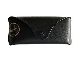 Ray ban sunglass case with cleaning cloth